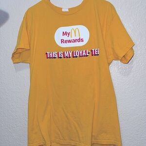 LIMITED EDITION YELLOW MCDONALDS CREW REWARDS TSHIRT SIZE L